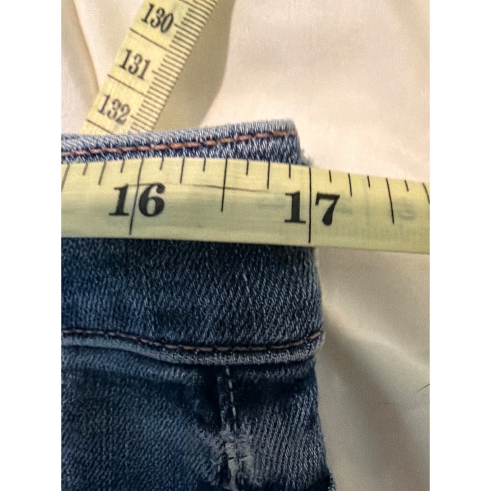 MOTHER The Weekender Fray Jeans Walking On Coals Blue Flare Raw Hem Size 33 - Picture 3 of 7